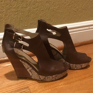 Vince Camuto - Whitnee - Brown Leather Wedge